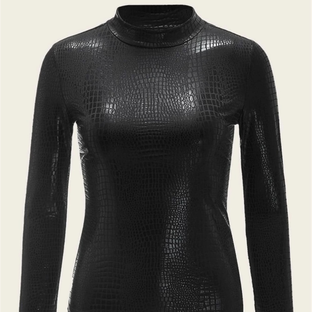 COPY - Mock neck crocodile pattern long sleeve